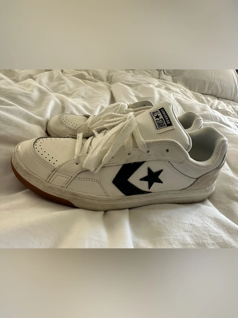 Converse Blaze Men’s Cream Low-Top Sneakers with Black Star